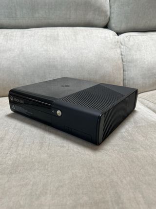 Xbox 360 E Negra
