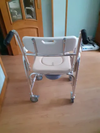 Silla de ruedas ducha WC