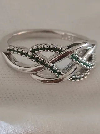 Anillo Plata Trenzado con Piedras Verdes