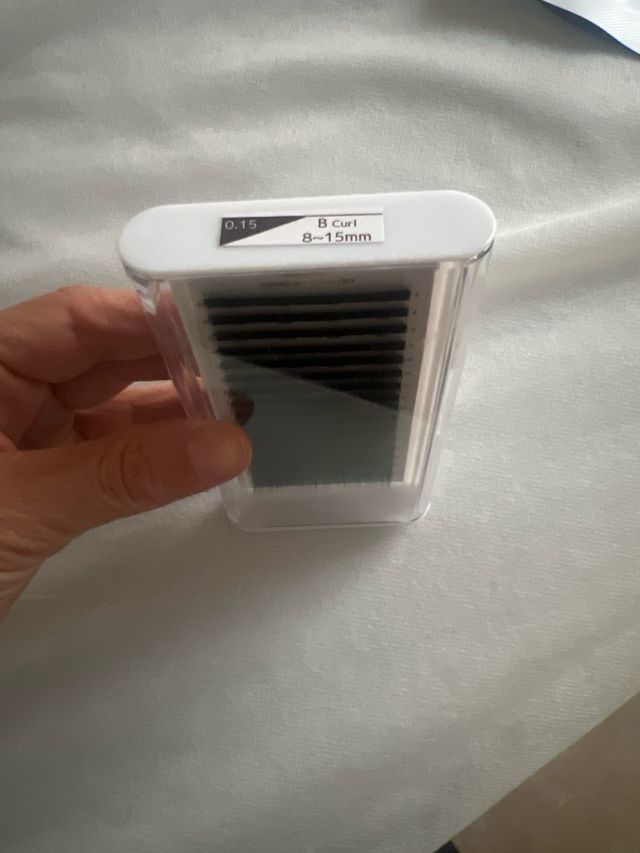 Extensiones de Pestañas Pelo a Pelo