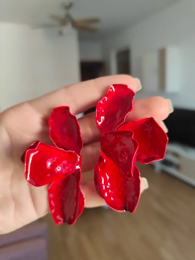 Pendientes flor metal rojo