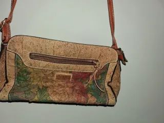 Bolso de corcho estampado