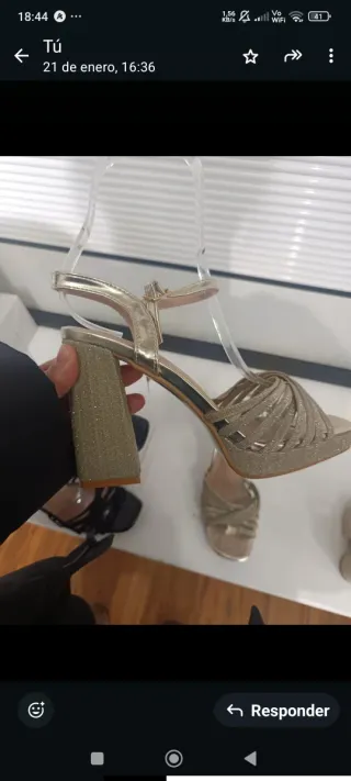 Sandalias de tacón doradas