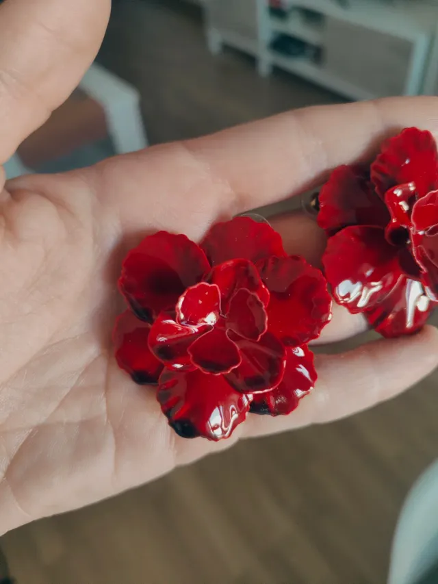 Pendientes flor rojos