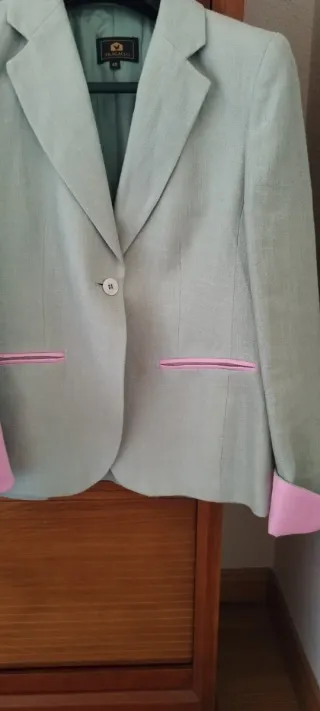 Traje Vilagallo Chaqueta y Falda Beige y Rosa