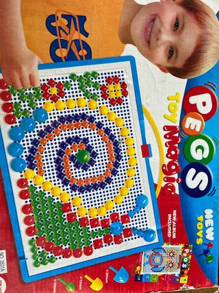 Juego de mosaicos Pegs Toys