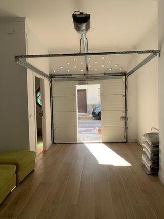 Puerta de garaje automatizada