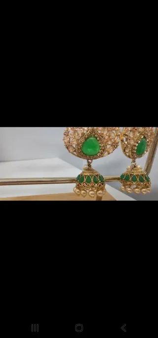 Pendientes estilo marroquí dorados y verdes