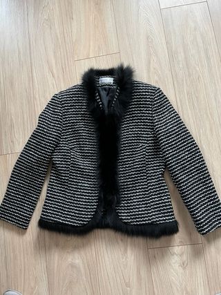 Chaqueta tweed blanco y negro con pelo