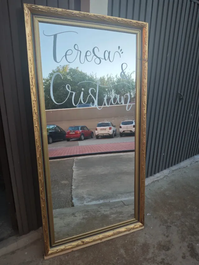 Espejo dorado para eventos