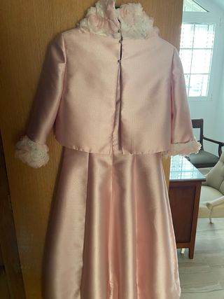Vestido de fiesta rosa con flores