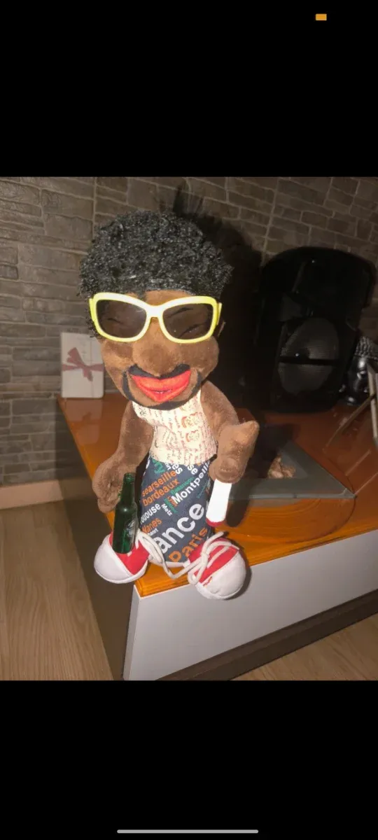 Muñeco Rastafari con Gafas y Botella