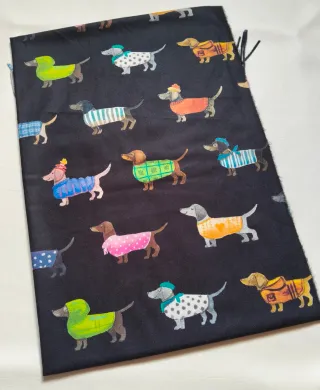 Pashmina negra perros con flecos multicolor
