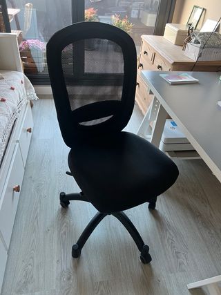 Silla de oficina negra