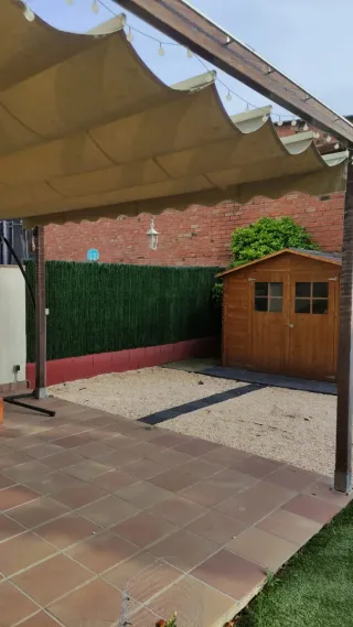 Pérgola con toldo