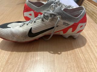 Botas de fútbol Nike Talla 42