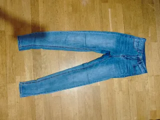 Pantalones varios Muchos  (más en el perfil)