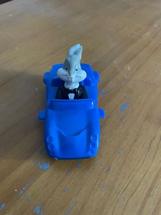 Bugs Bunny en Coche Azul