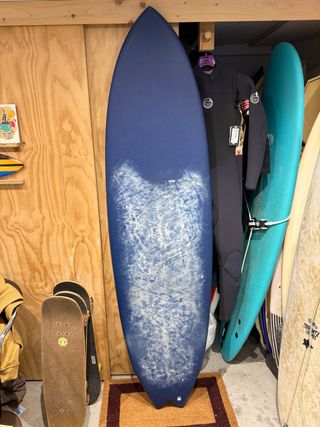 Tabla de surf azul