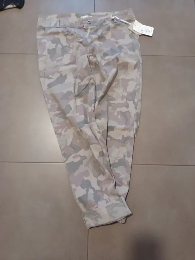 Pantalón camuflaje mujer