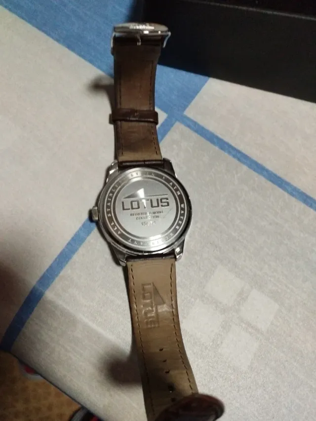 Reloj Lotus Marrón y Plateado