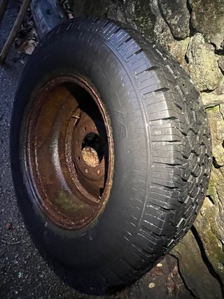 Neumático 265/70-17 llanta 8x170