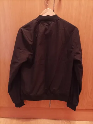 Cazadora bomber negra hombre