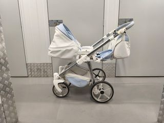 Carro de bebé blanco y azul
