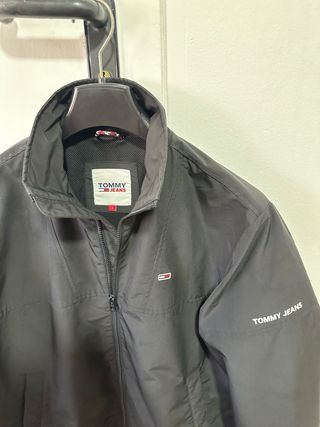 Chaqueta Cortavientos Tommy Jeans Negra