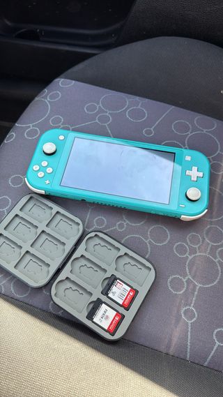Nintendo Switch Lite Verde + 2 Juegos