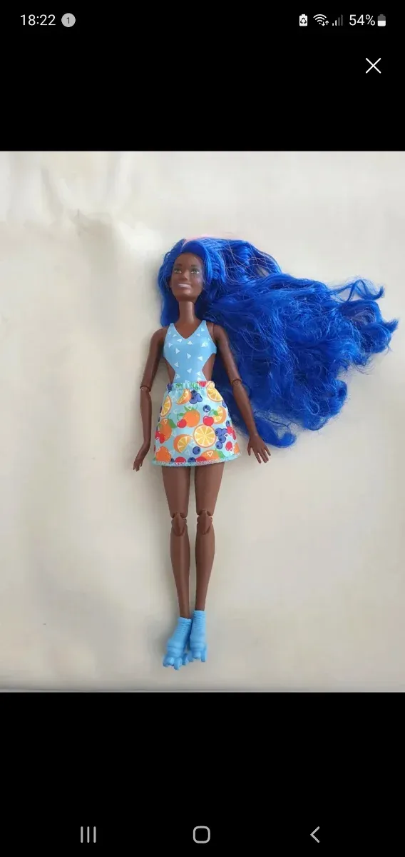 Muñeca Barbie pelo azul