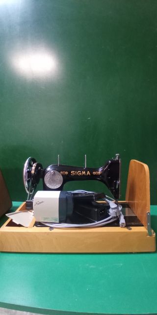 Máquina de coser Sigma con motor