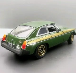 Mg mgb GT 1/18 universal hobbies 