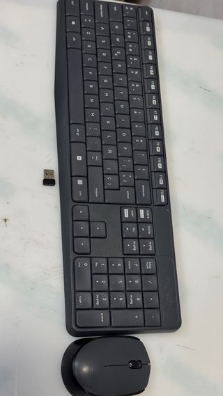 Teclado y Mouse Logitech Inalámbrico