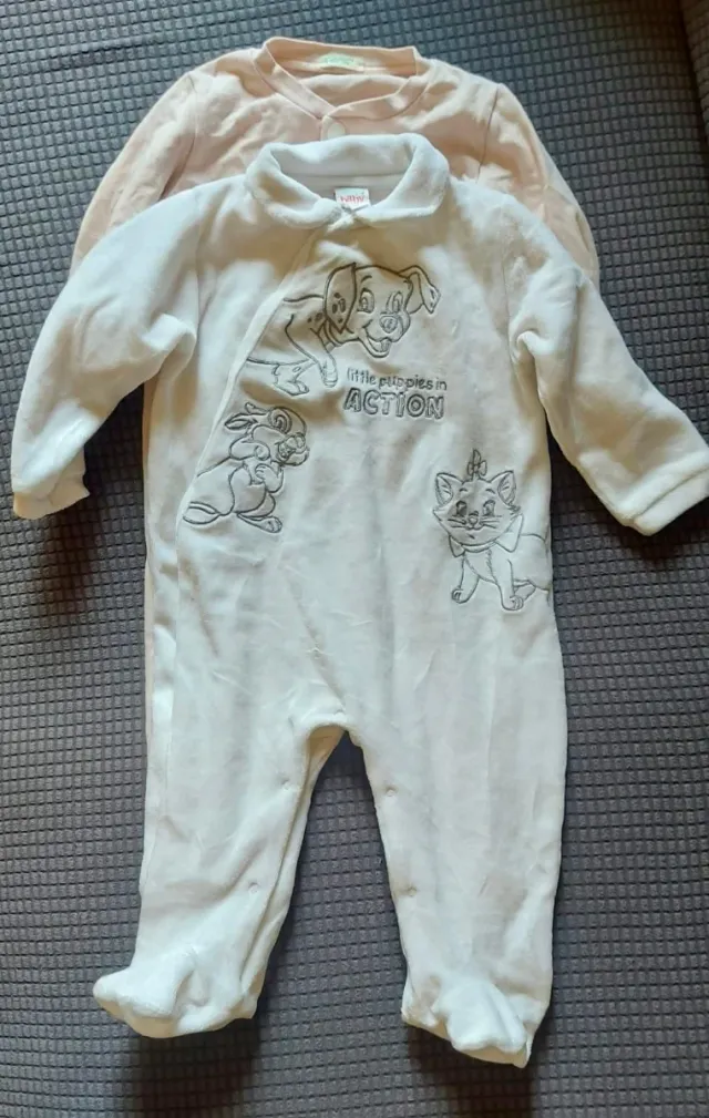 Lote 2 pijamas bebé 6-9 meses