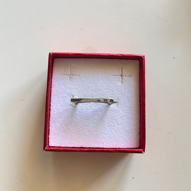 Anello elegante con brillantino