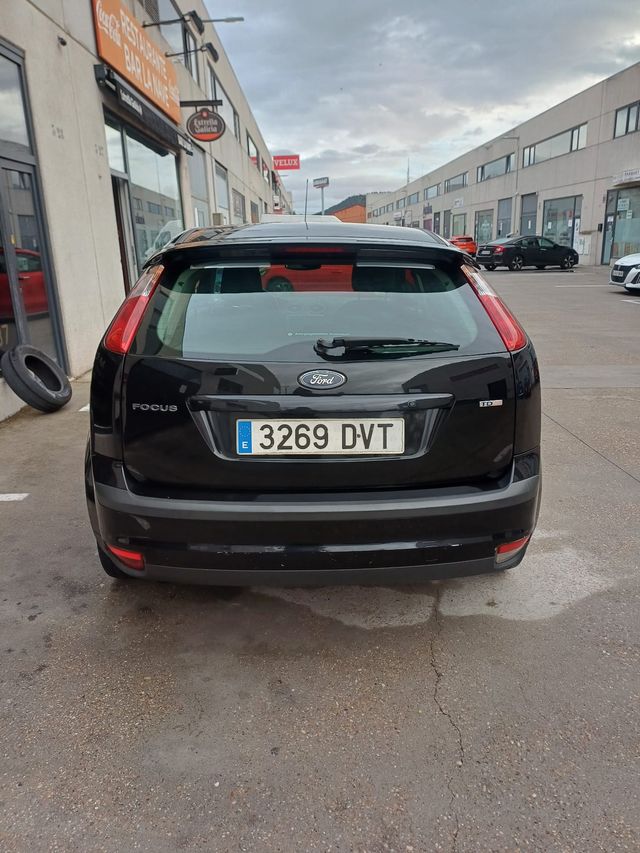 Ford Focus 1.8tdci titanium