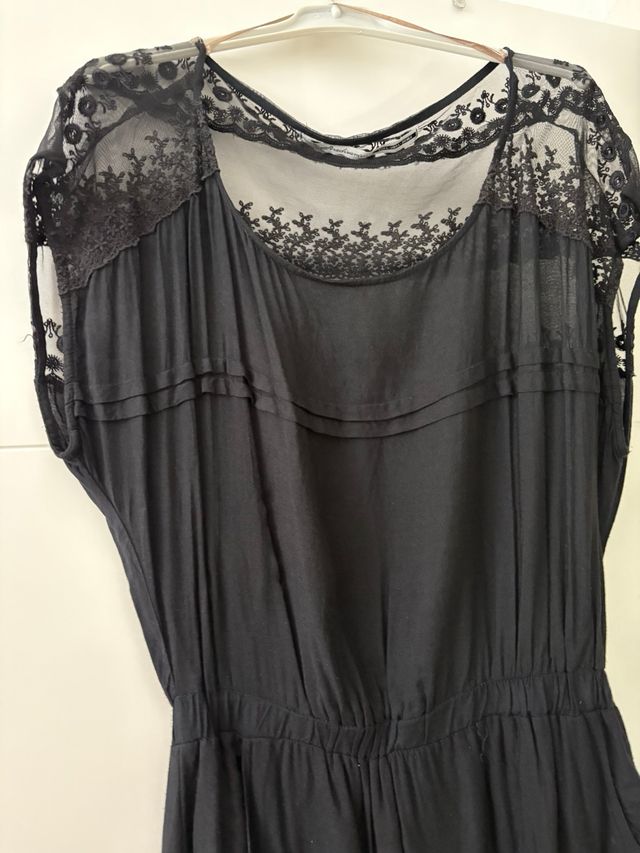 Vestido negro mujer con encaje y bolsillos