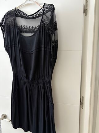 Vestido negro mujer con encaje y bolsillos