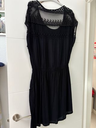Vestido negro mujer con encaje y bolsillos