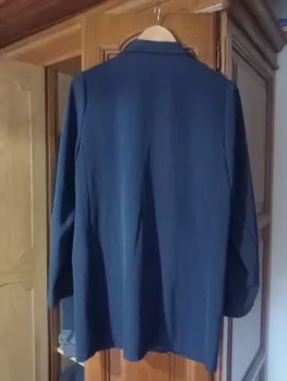 Sobrecamisa azul talla M. Talla amplia. Fina