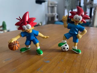 Muñecos de niño con balón