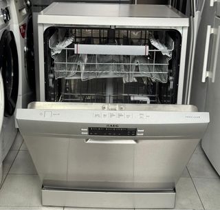 LAVAVAJILLAS AEG EN INOX