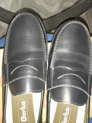 Zapatos de piel Gorila ,Talla 40 Negros. Nuevos