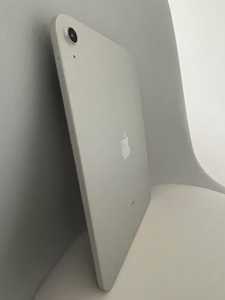 iPad 10.9” Wi-Fi 256GB Prata c/ Teclado
