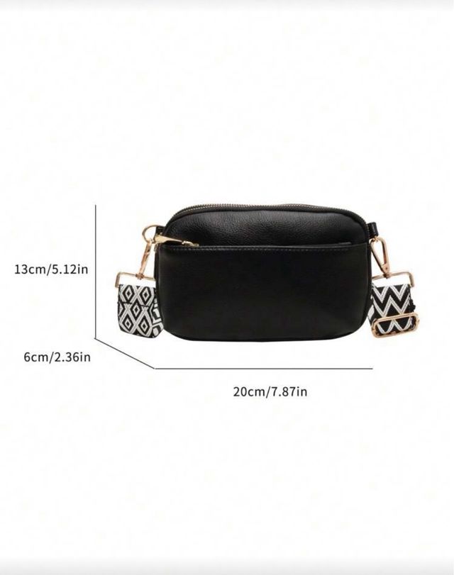 Bolso bandolera negro con detalles dorados