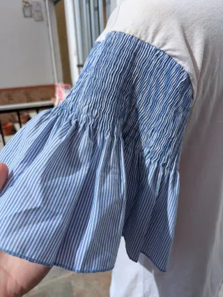 Camiseta Stradivarius manga abullonada Talla M