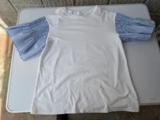 Camiseta Stradivarius manga abullonada Talla M