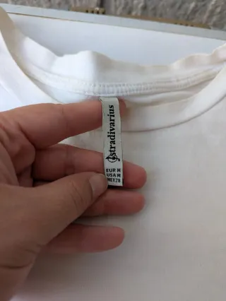Camiseta Stradivarius manga abullonada Talla M