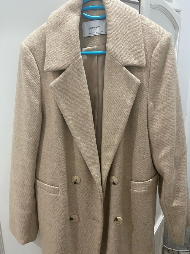 Abrigo Stradivarius Beige Talla M
